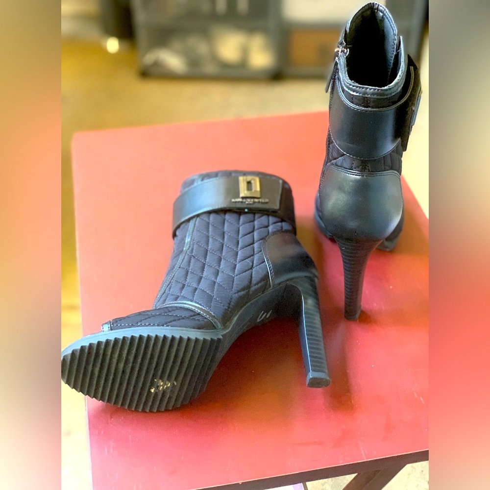 Heeled Open toes boots